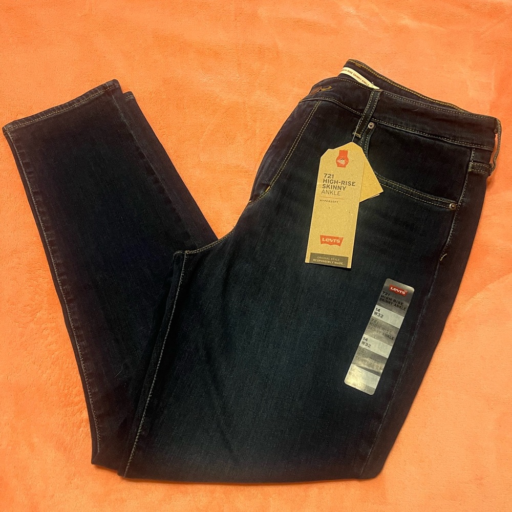 Levi's Dark Blue High Rise Skinny Jeans